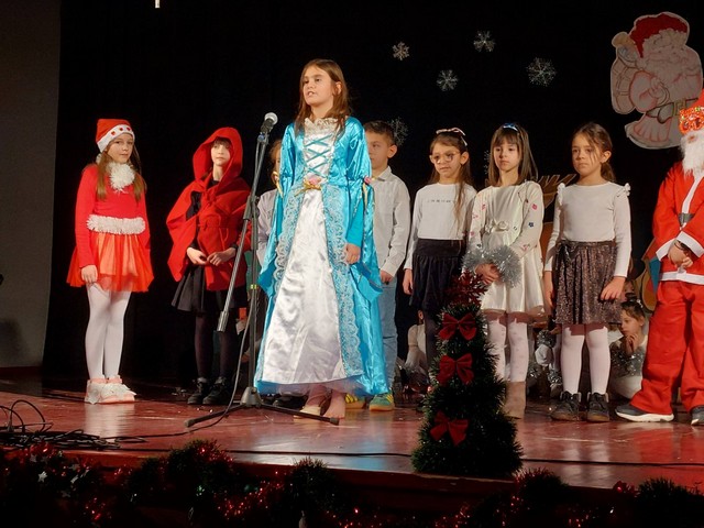 Божићно-новогодишња приредба – порука мира и радости